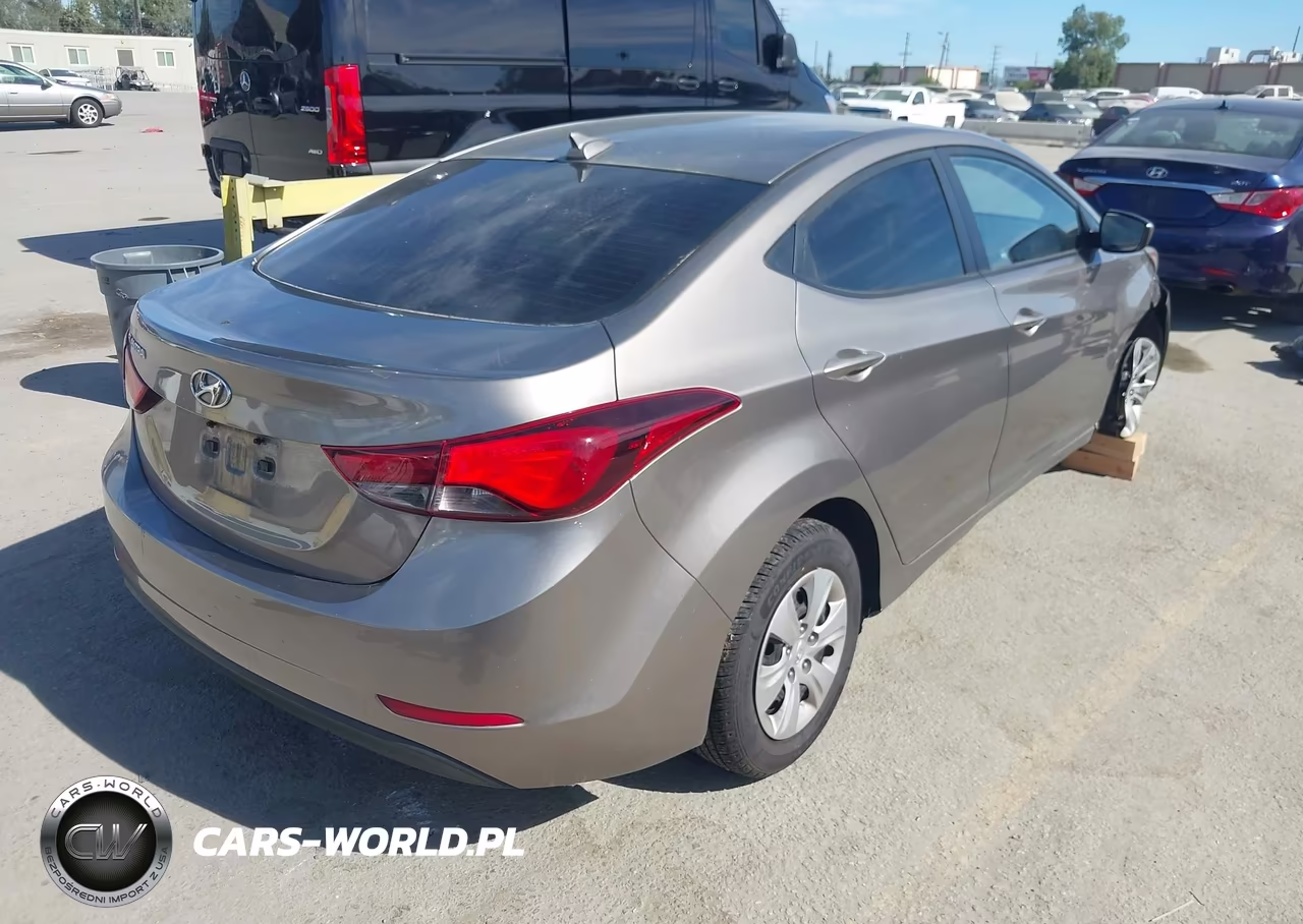 2016 Hyundai Elantra Se VIN:5NPDH4AE9GH773266 - 4