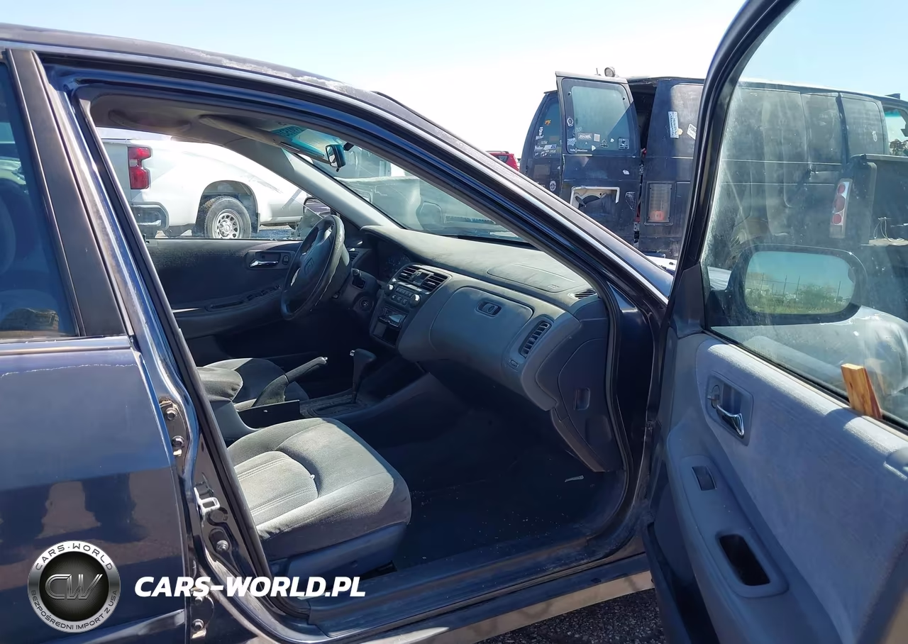 2000 Honda Accord 2.3 Lx VIN:1HGCG5643YA018077 - 5