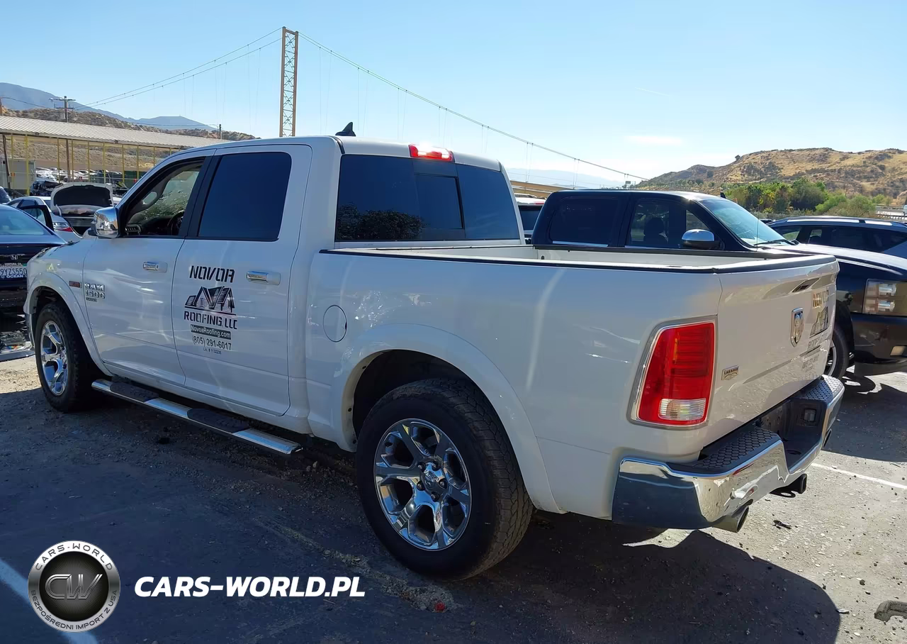 2019 Ram 1500 Classic Laramie 4X2 5'7 Box VIN:1C6RR6NM4KS722727 - 3