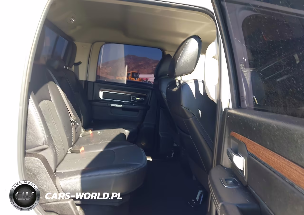 2019 Ram 1500 Classic Laramie 4X2 5'7 Box VIN:1C6RR6NM4KS722727 - 8