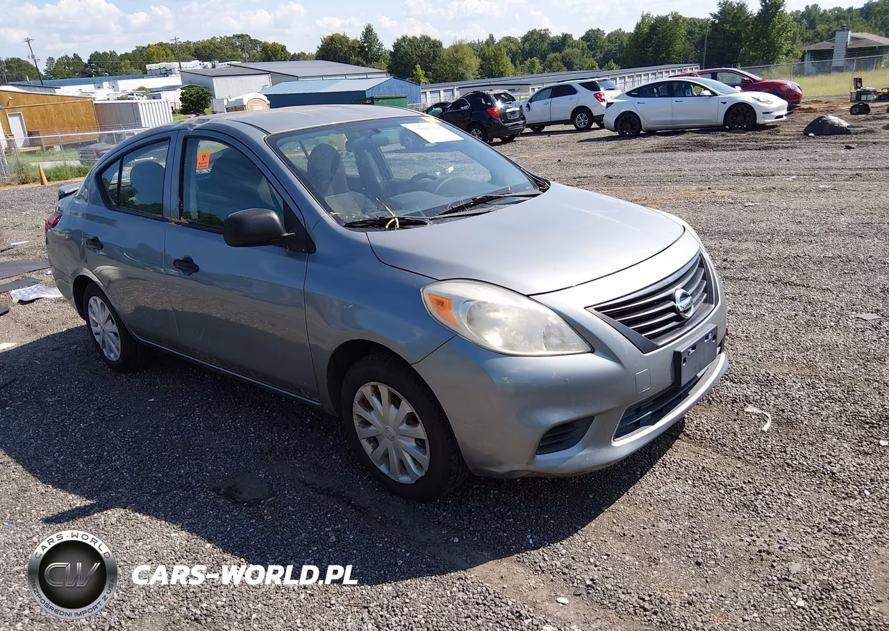 2013 Nissan Versa 1.6 S+