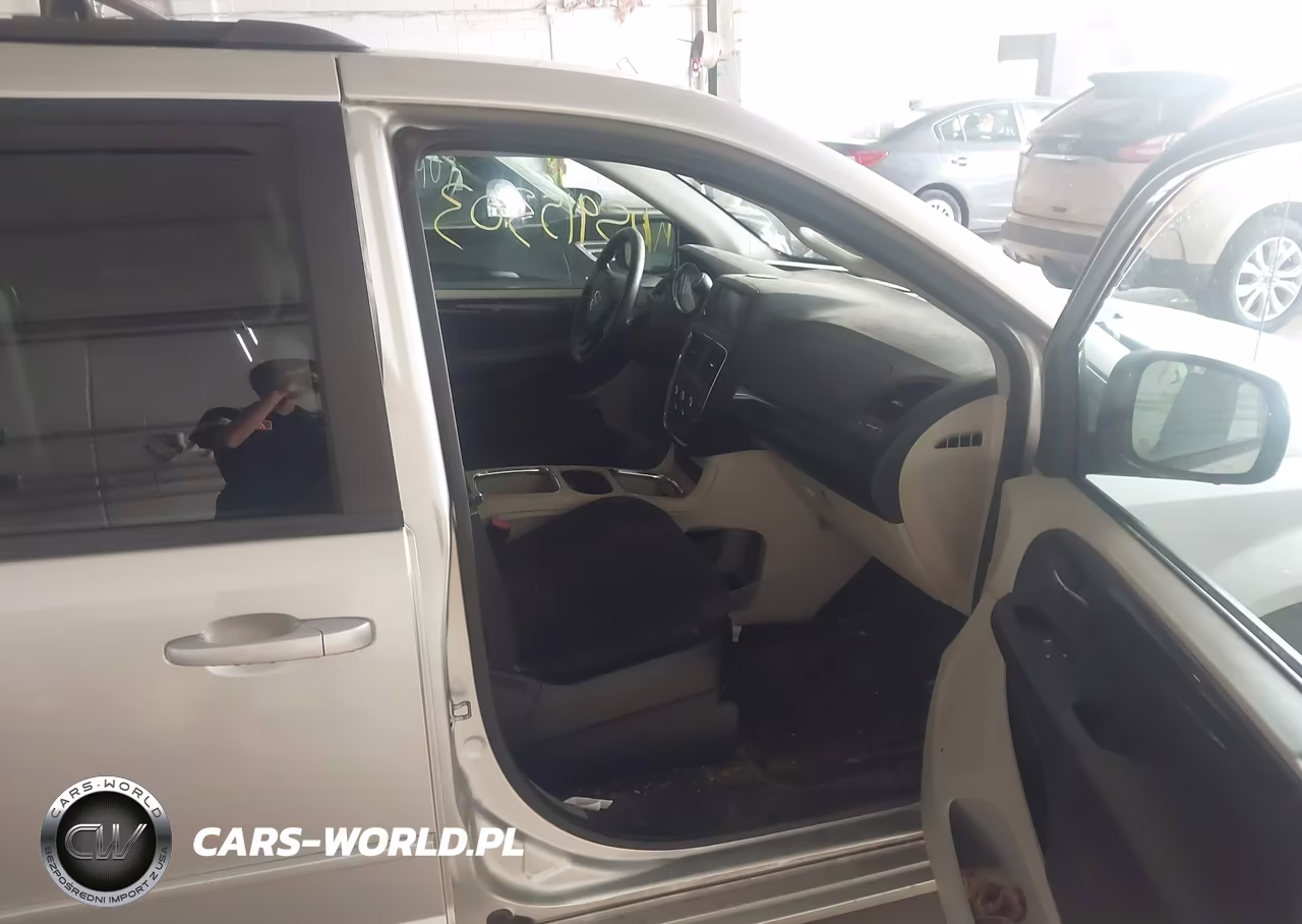 2012 Dodge Grand Caravan Sxt VIN:2C4RDGCG7CR373561 - 5