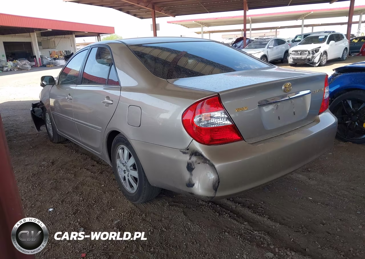 2002 Toyota Camry Xle VIN:4T1BE32K92U623845 - 3