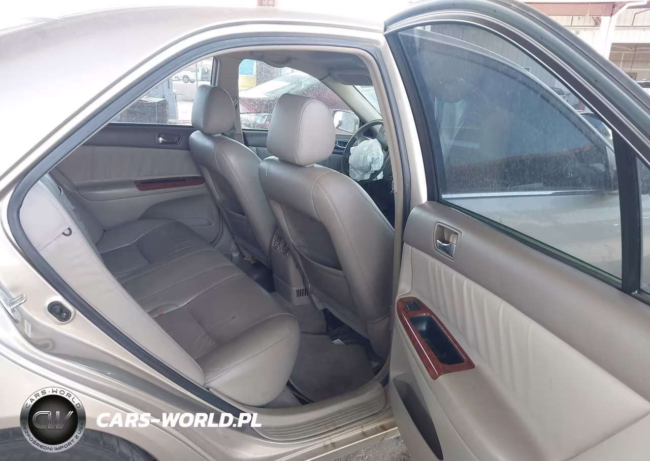 2002 Toyota Camry Xle VIN:4T1BE32K92U623845 - 8