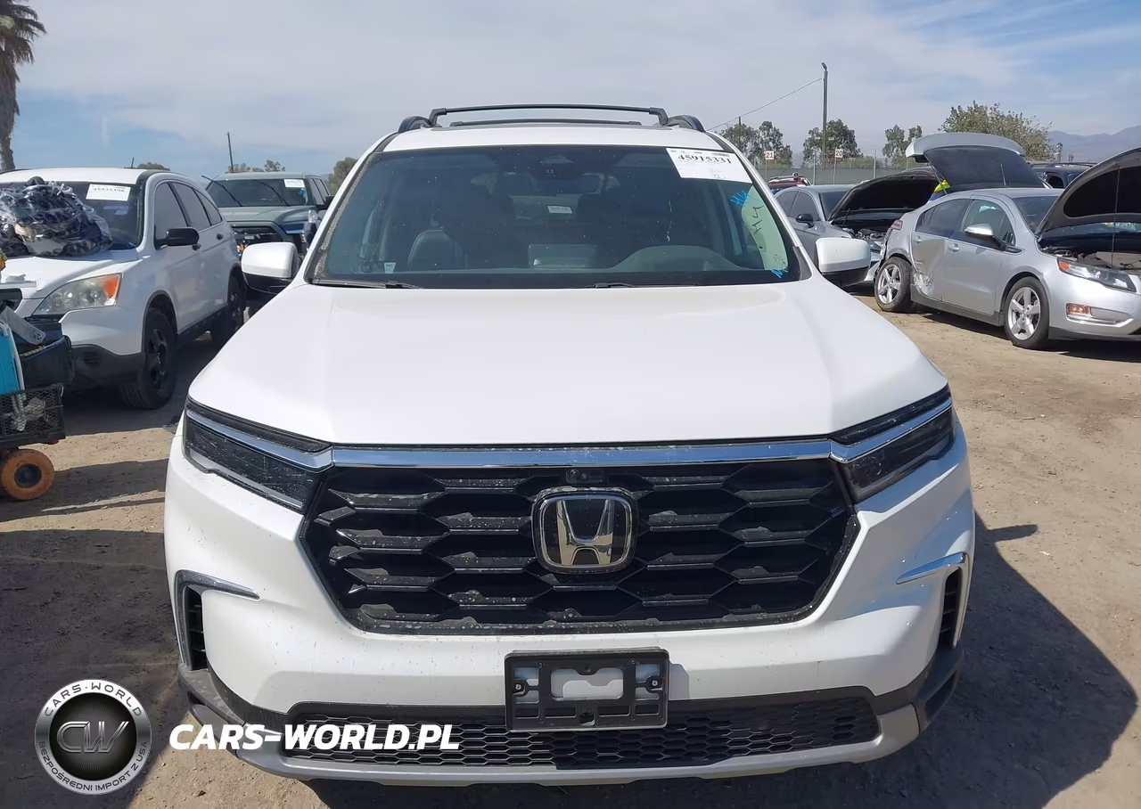 2025 Honda Pilot Elite VIN:5FNYG1H80SB155070 - 12