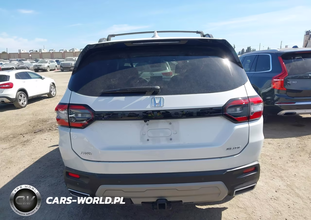 2025 Honda Pilot Elite VIN:5FNYG1H80SB155070 - 16