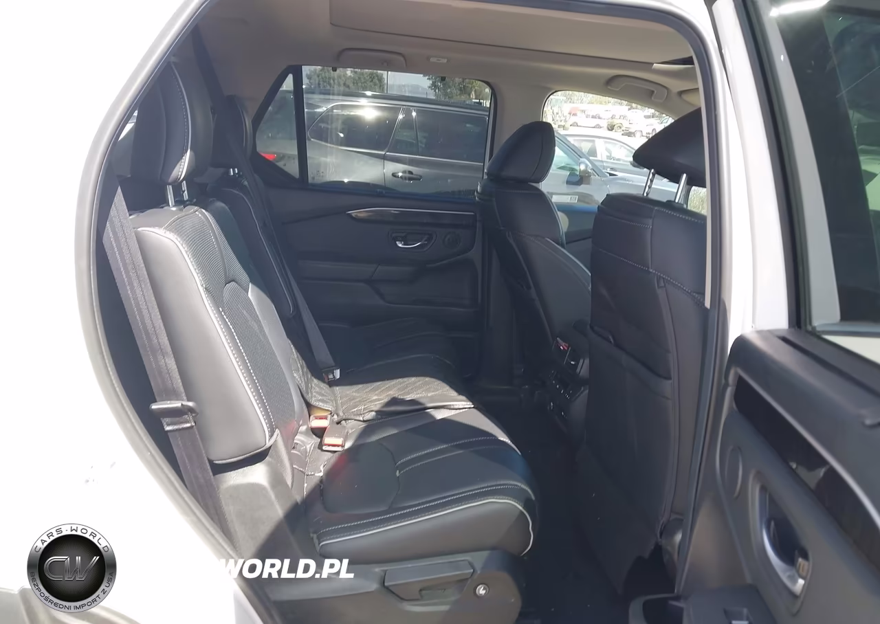 2025 Honda Pilot Elite VIN:5FNYG1H80SB155070 - 8
