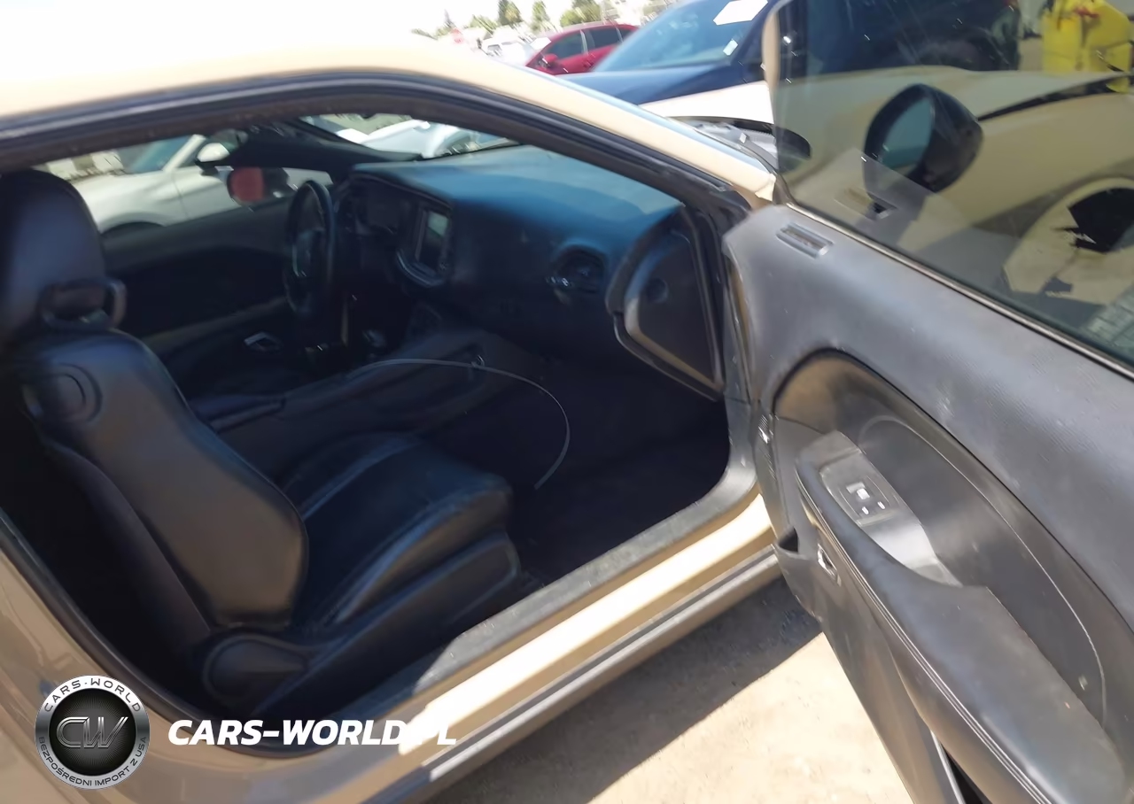 2017 Dodge Challenger Sxt Plus VIN:2C3CDZAG9HH659577 - 5