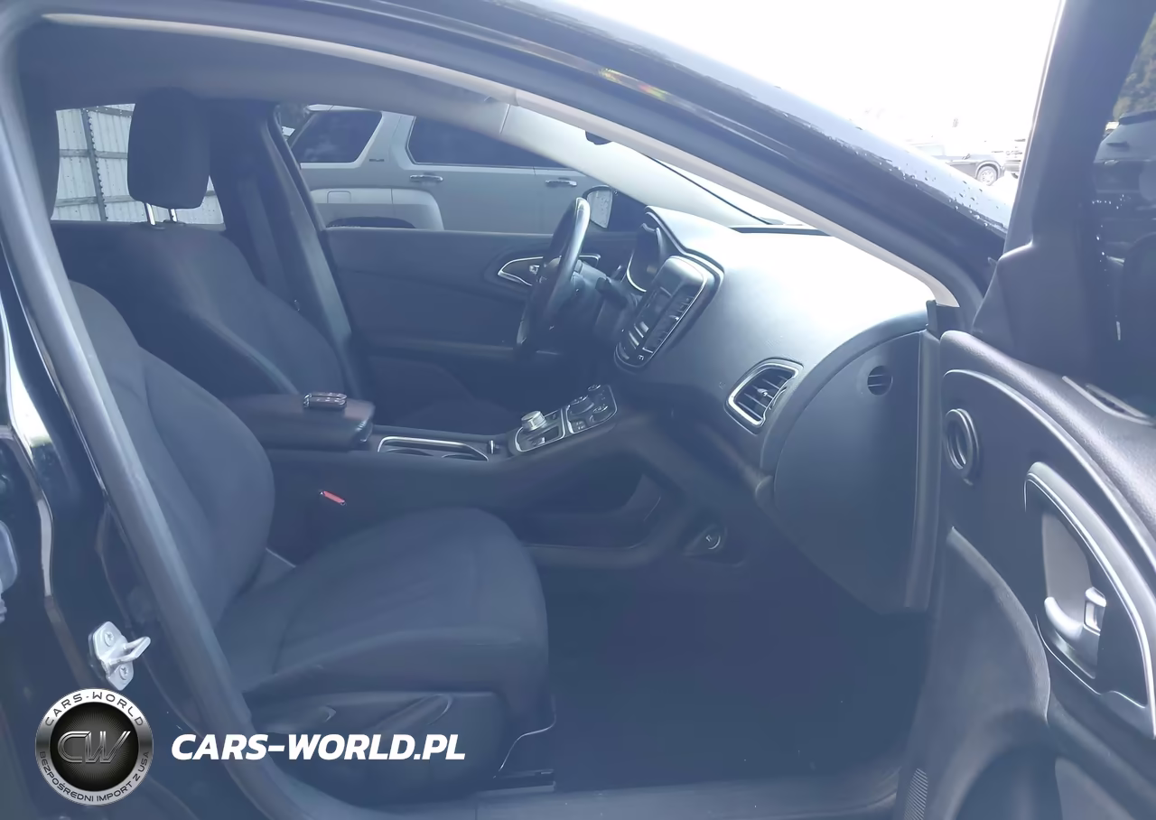 2015 Chrysler 200 Limited VIN:1C3CCCAB4FN627631 - 5