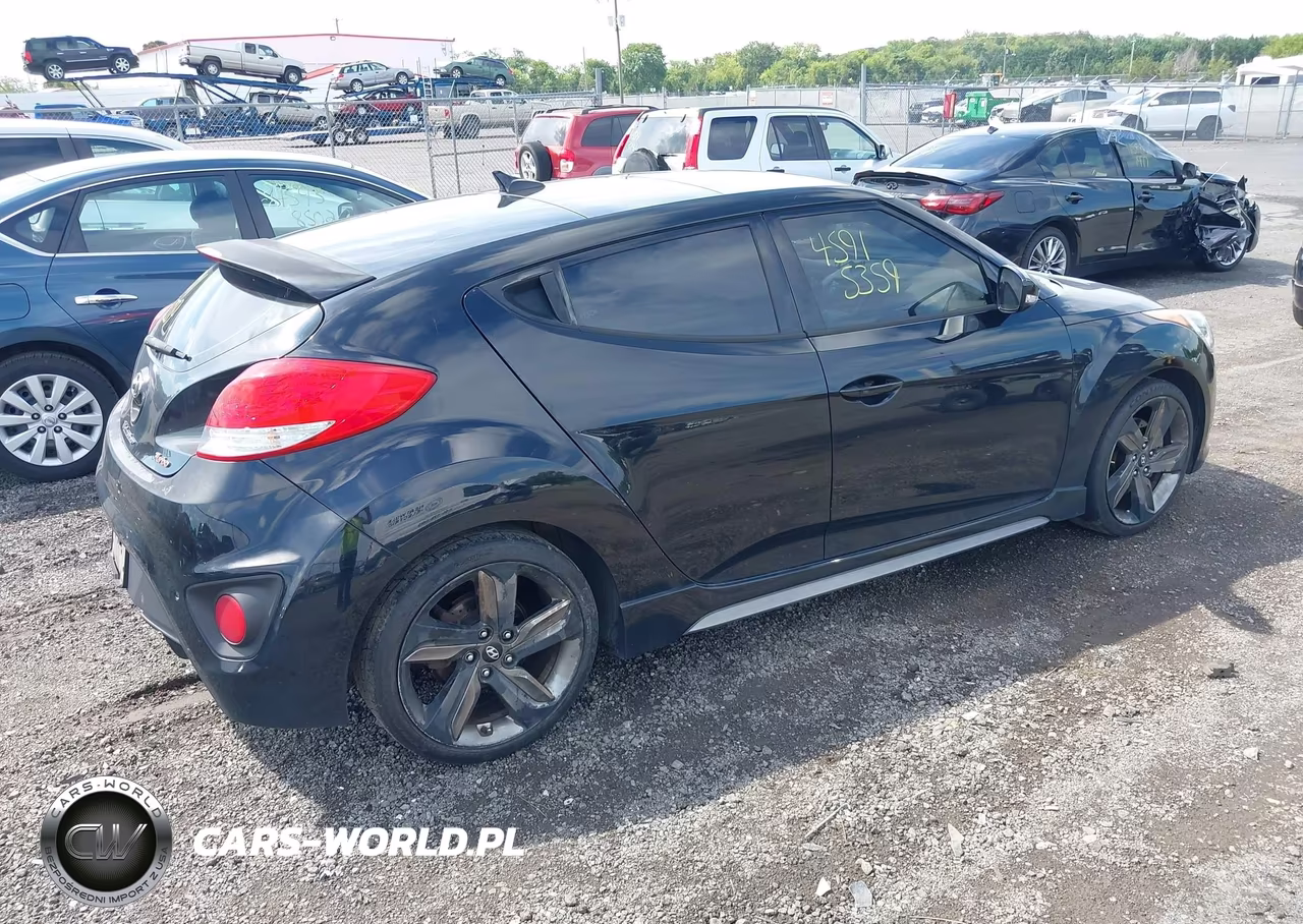 2015 Hyundai Veloster Turbo VIN:KMHTC6AE5FU216361 - 4