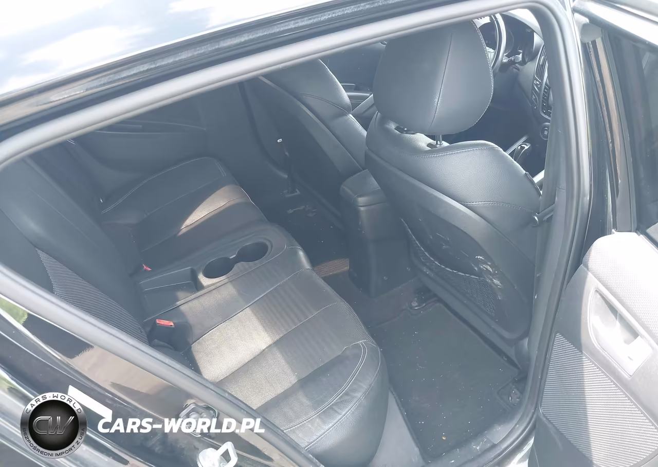 2015 Hyundai Veloster Turbo VIN:KMHTC6AE5FU216361 - 8