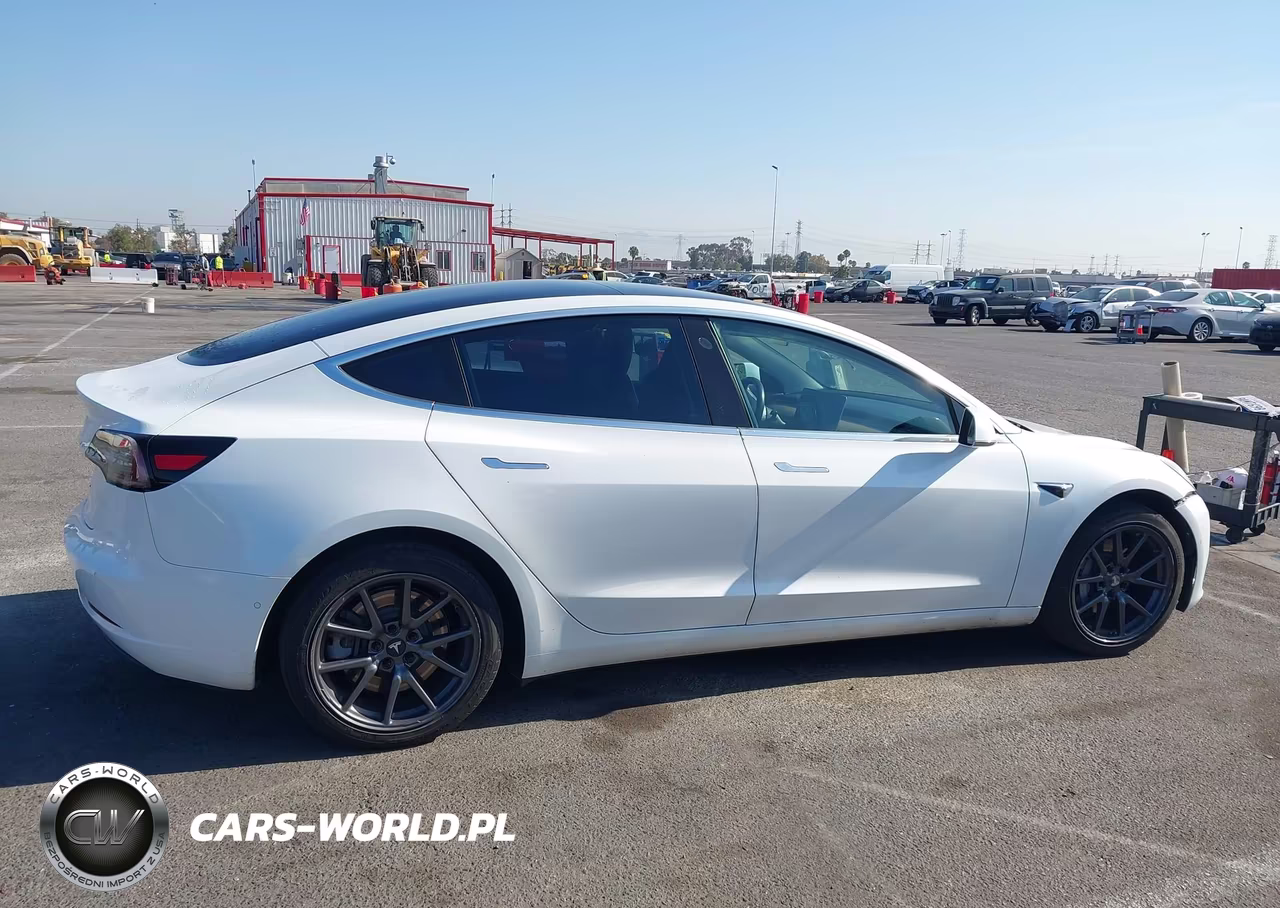2018 Tesla Model 3 Long Range-Mid Range VIN:5YJ3E1EA0JF057579 - 12