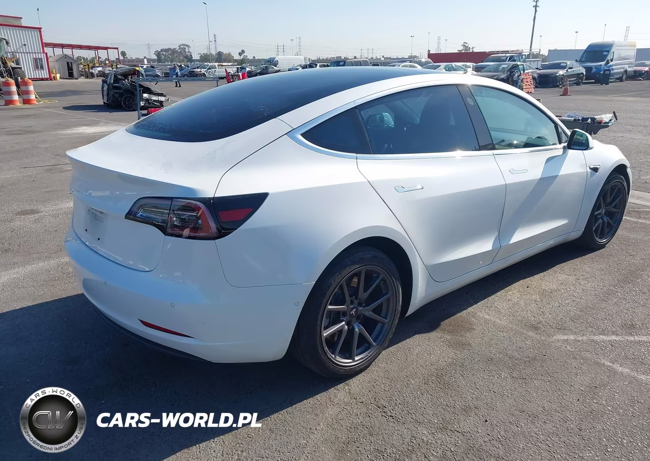 2018 Tesla Model 3 Long Range-Mid Range VIN:5YJ3E1EA0JF057579 - 4