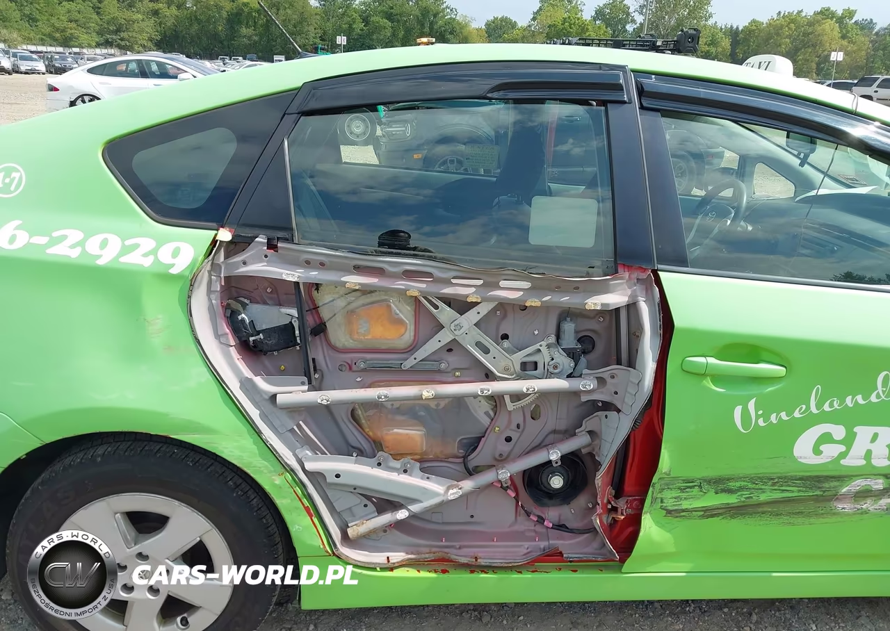 2011 Toyota Prius Two VIN:JTDKN3DU1B1379371 - 6