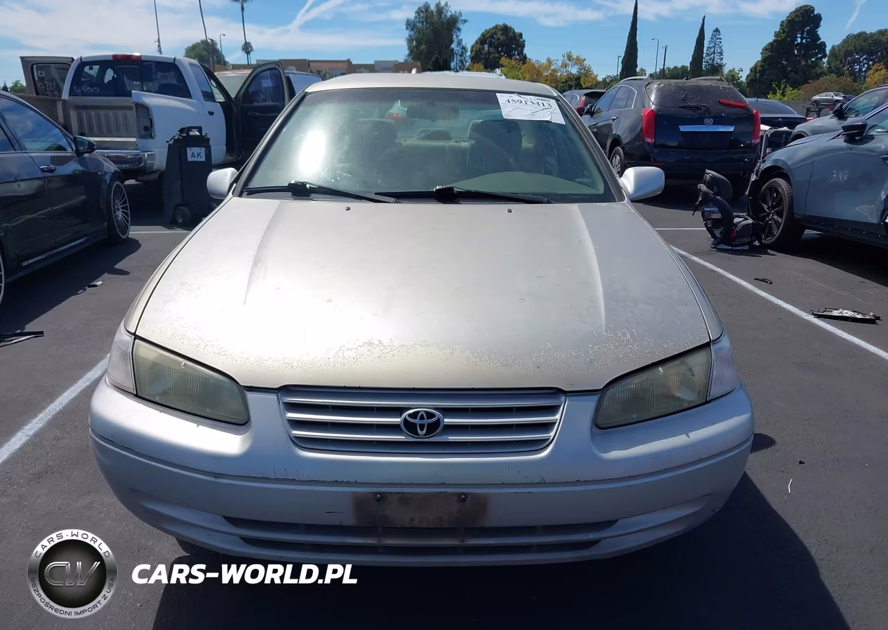 1998 Toyota Camry Le VIN:JT2BG28K7W0215964 - 12