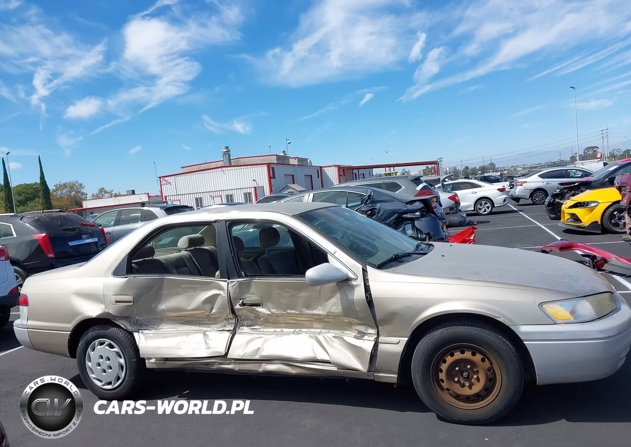 1998 Toyota Camry Le VIN:JT2BG28K7W0215964 - 13
