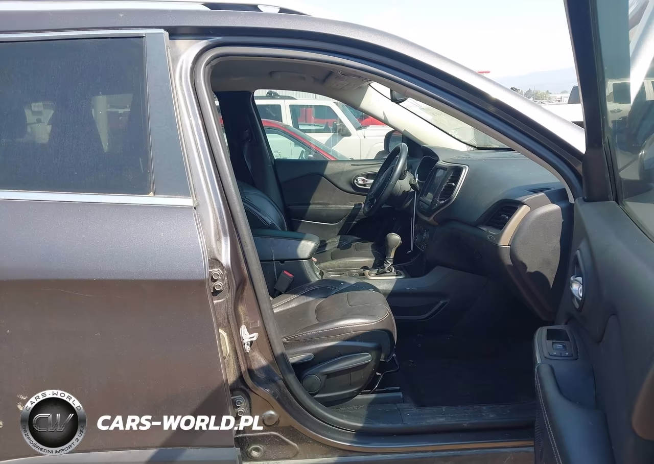 2016 Jeep Cherokee Latitude VIN:1C4PJLCB6GW297616 - 5