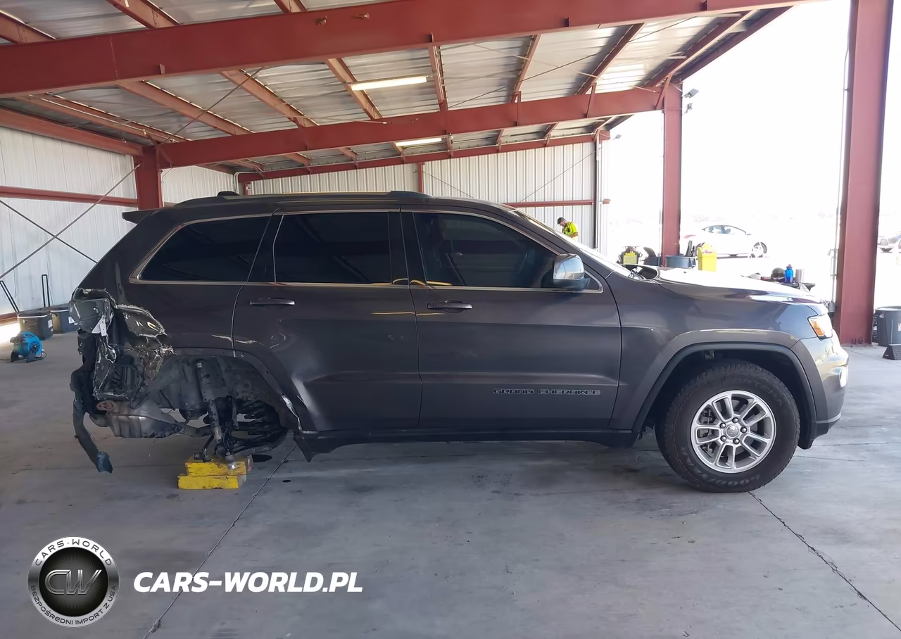 2019 Jeep Grand Cherokee Laredo E 4X4 VIN:1C4RJFAG5KC607399 - 13