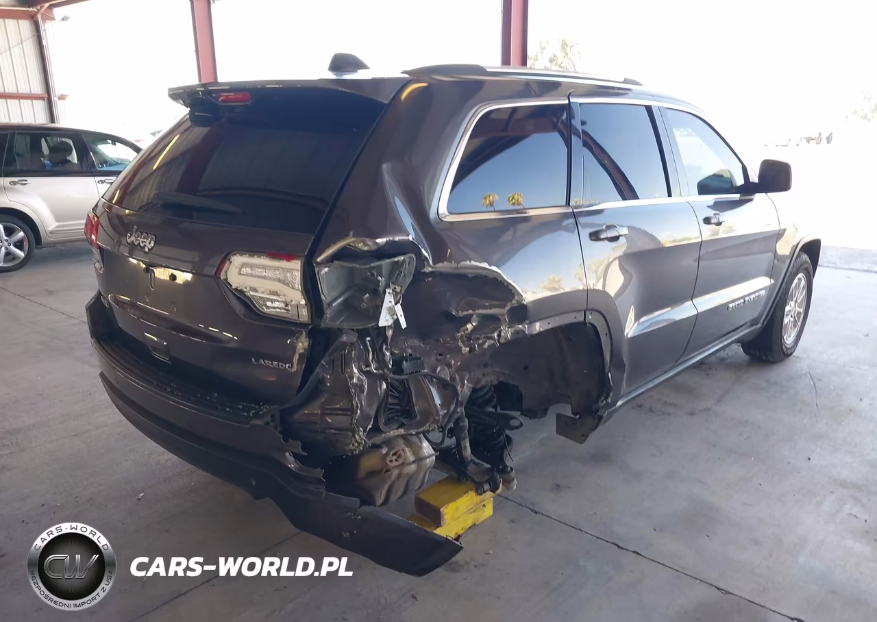 2019 Jeep Grand Cherokee Laredo E 4X4 VIN:1C4RJFAG5KC607399 - 4