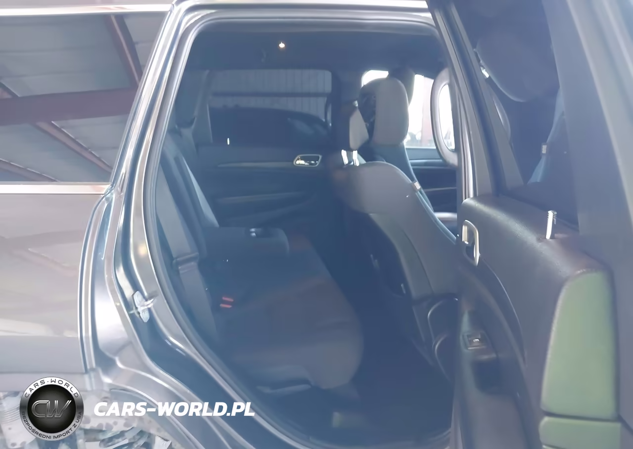 2019 Jeep Grand Cherokee Laredo E 4X4 VIN:1C4RJFAG5KC607399 - 8