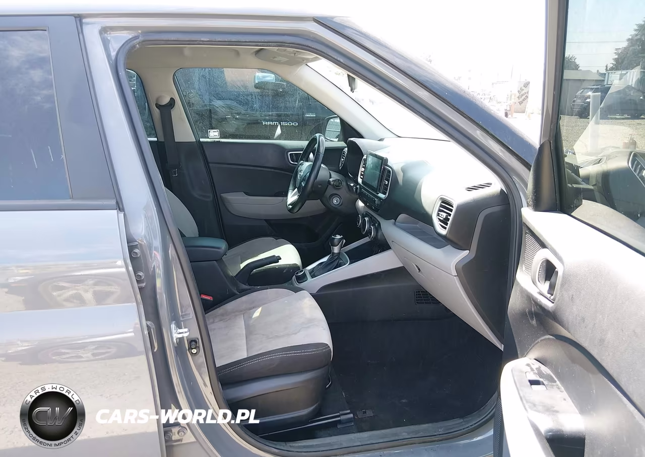 2021 Hyundai Venue Sel VIN:KMHRC8A31MU076178 - 5