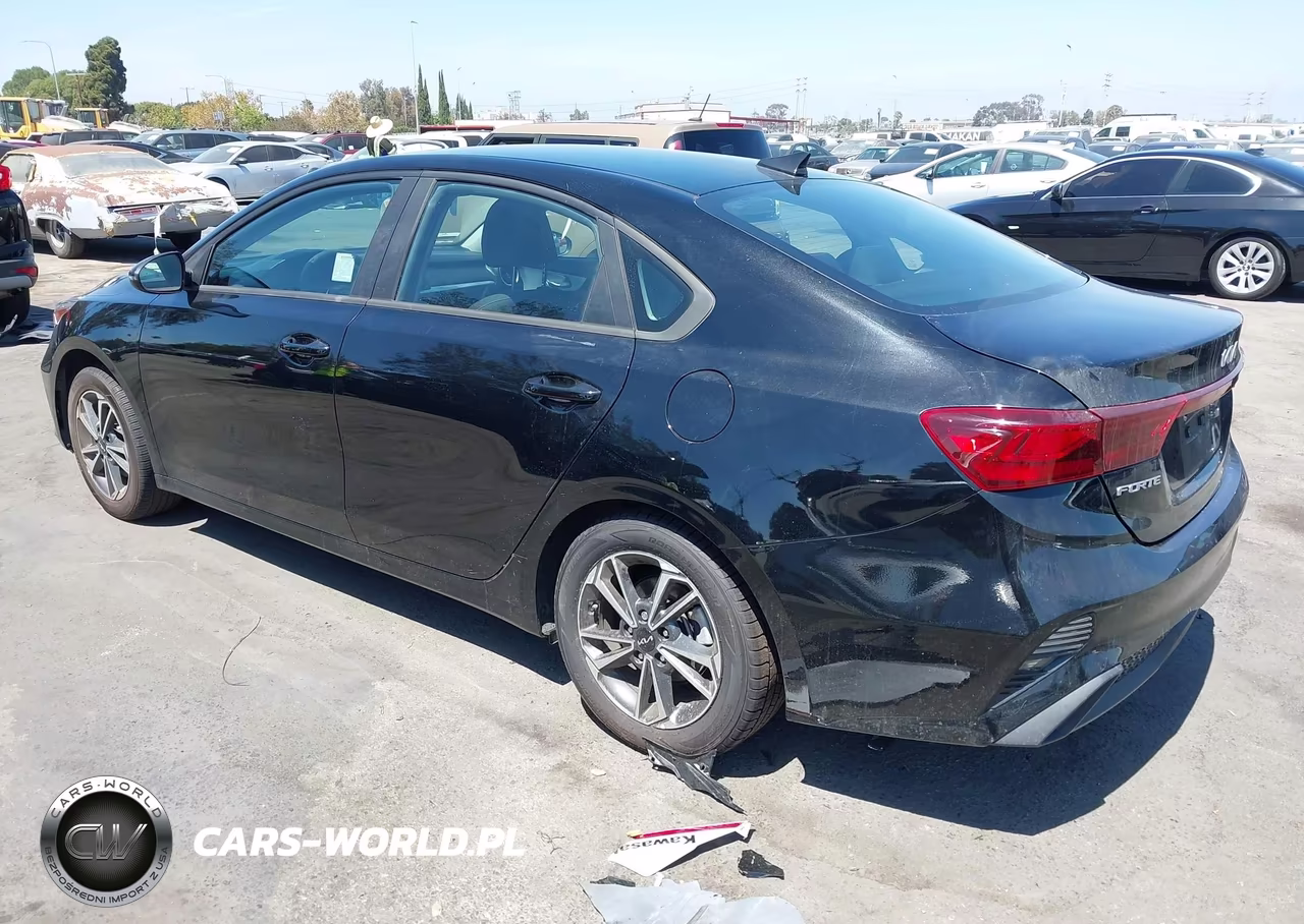 2023 Kia Forte Lxs VIN:3KPF24AD3PE575238 - 3
