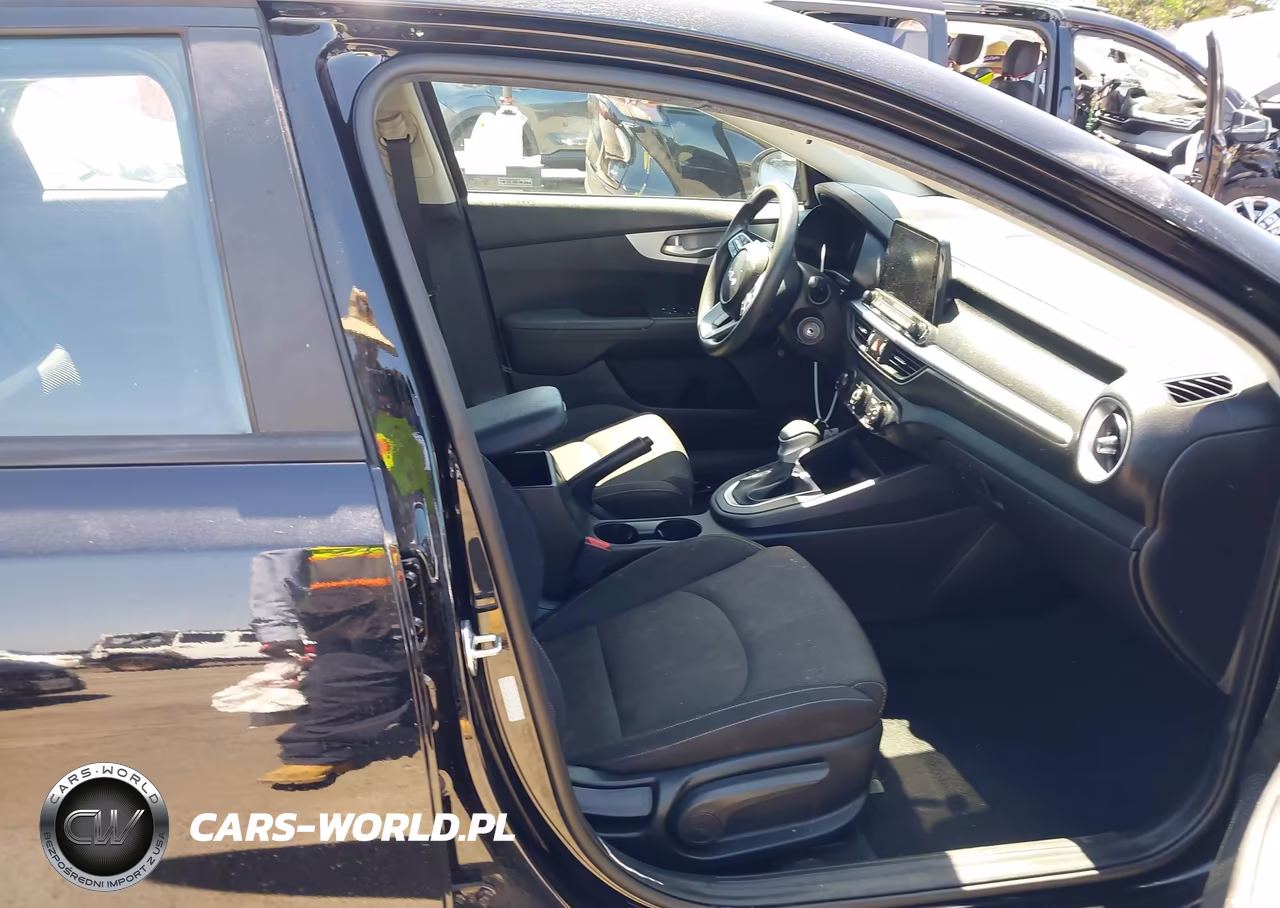 2023 Kia Forte Lxs VIN:3KPF24AD3PE575238 - 5
