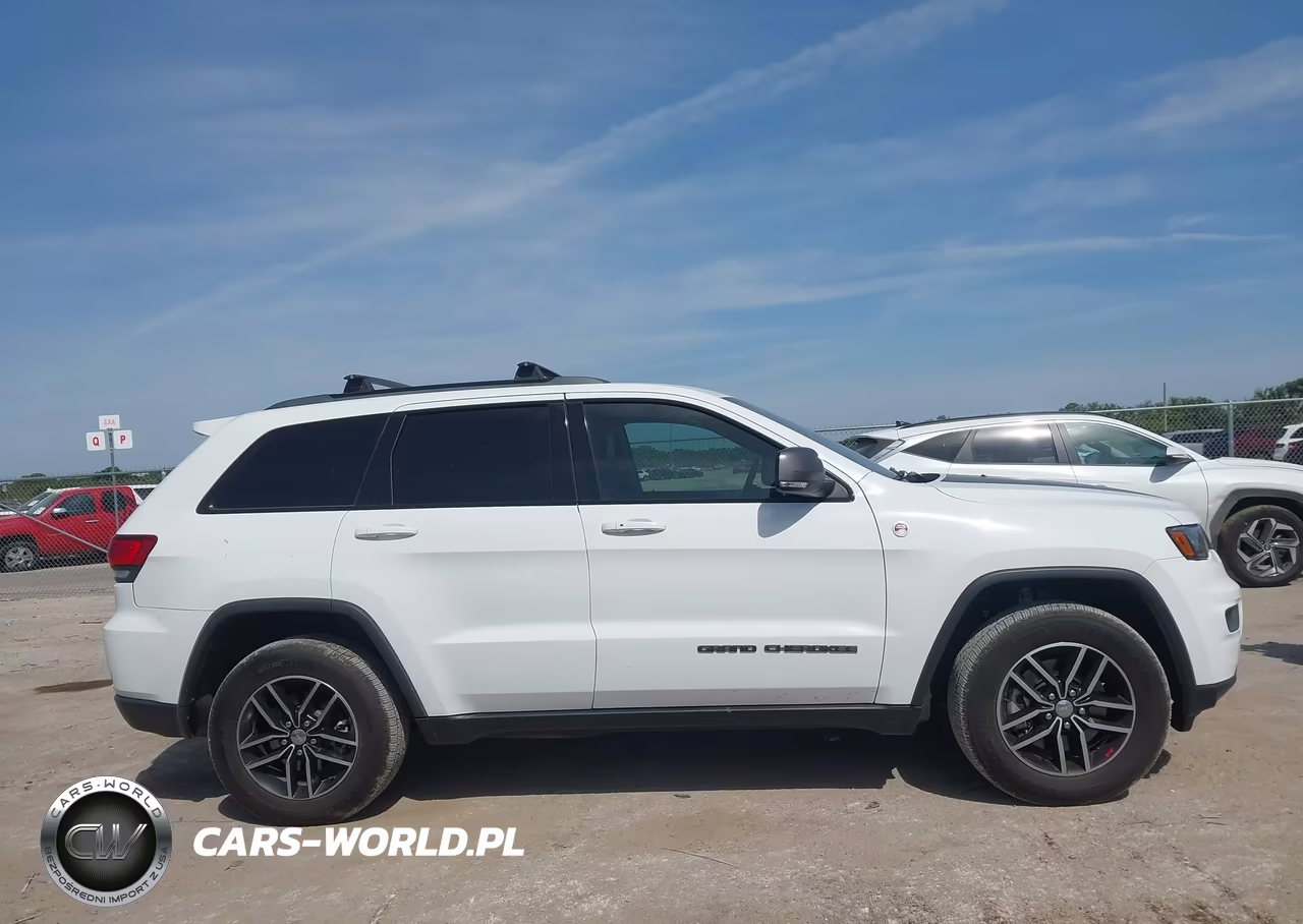 2018 Jeep Grand Cherokee Trailhawk 4X4 VIN:1C4RJFLT5JC441975 - 13