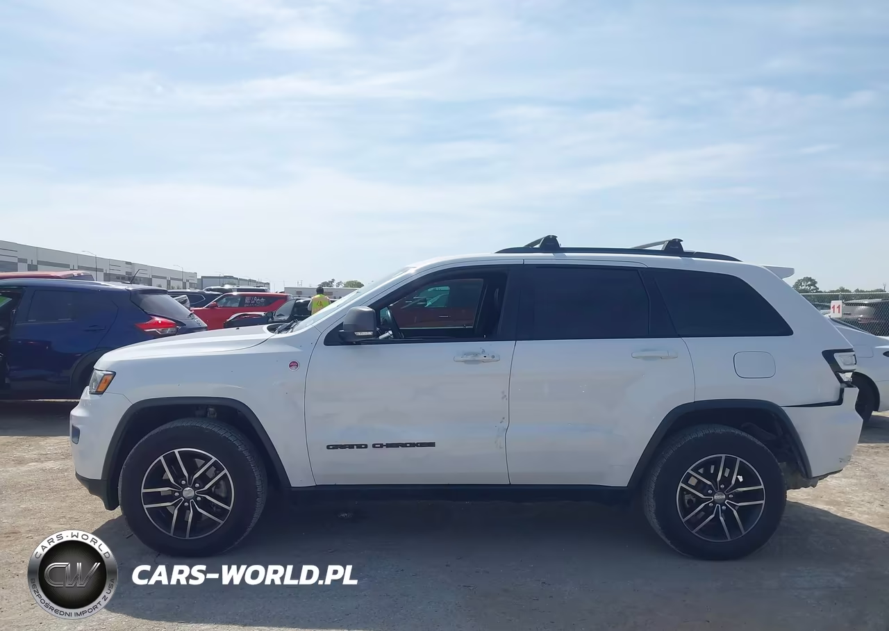 2018 Jeep Grand Cherokee Trailhawk 4X4 VIN:1C4RJFLT5JC441975 - 14