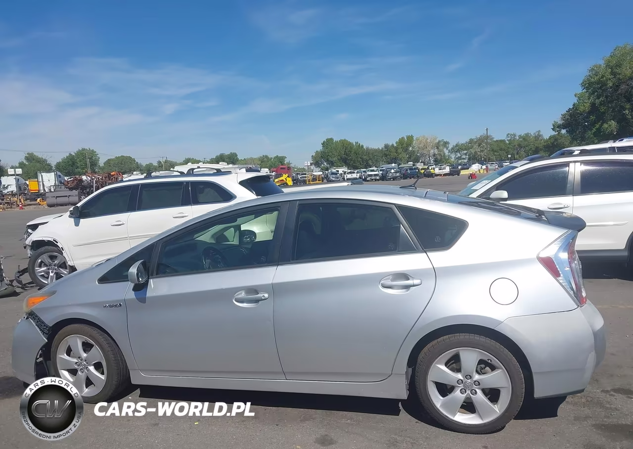 2013 Toyota Prius Five VIN:JTDKN3DU4D5626104 - 14