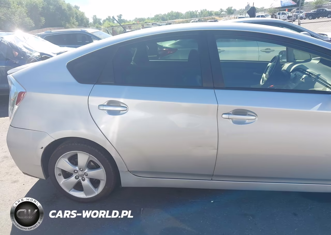 2013 Toyota Prius Five VIN:JTDKN3DU4D5626104 - 18