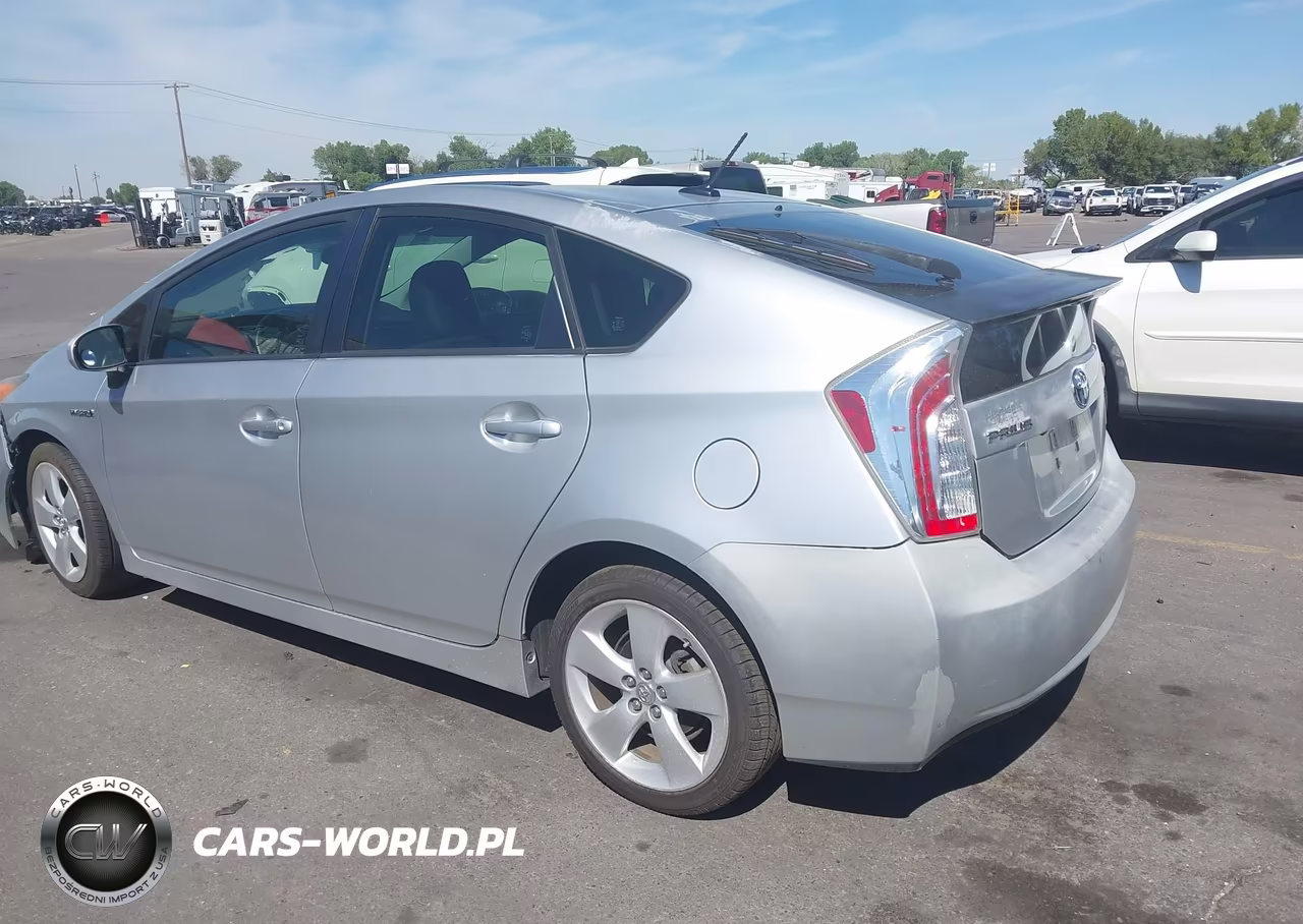 2013 Toyota Prius Five VIN:JTDKN3DU4D5626104 - 3