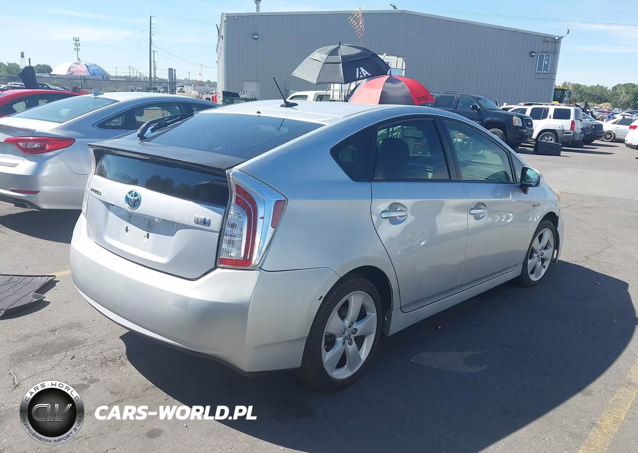 2013 Toyota Prius Five VIN:JTDKN3DU4D5626104 - 4