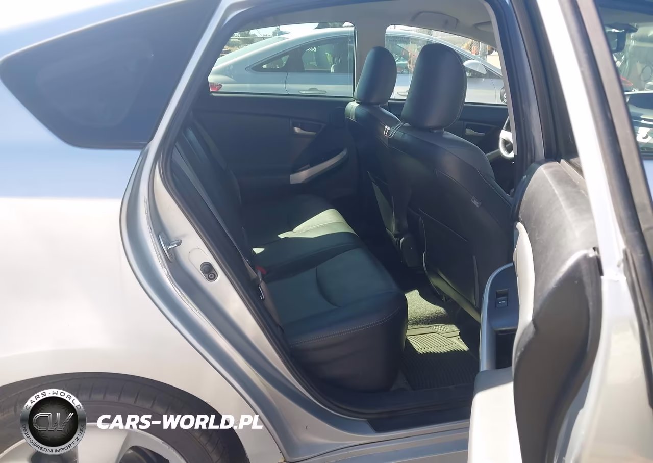 2013 Toyota Prius Five VIN:JTDKN3DU4D5626104 - 8