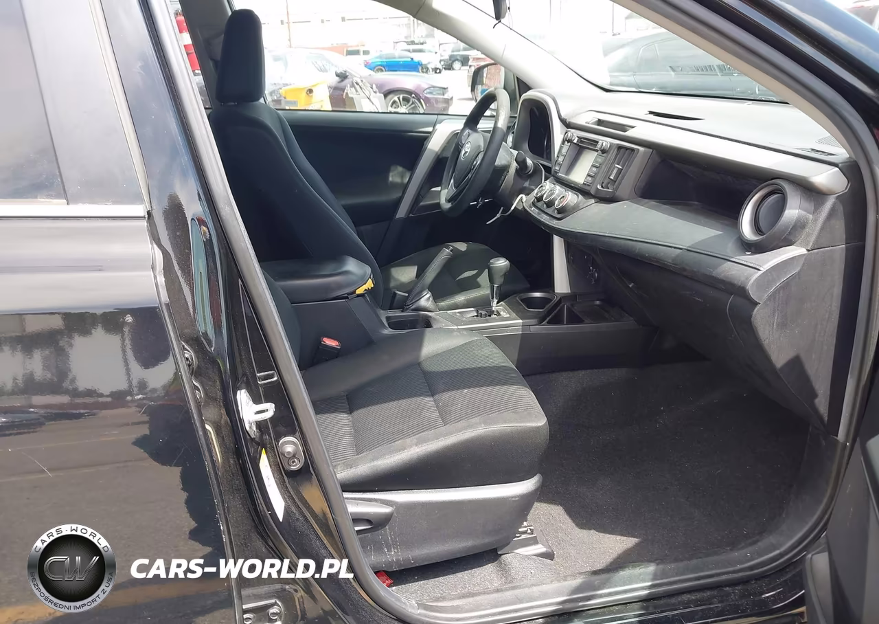 2018 Toyota Rav4 Le VIN:2T3ZFREV7JW420222 - 5