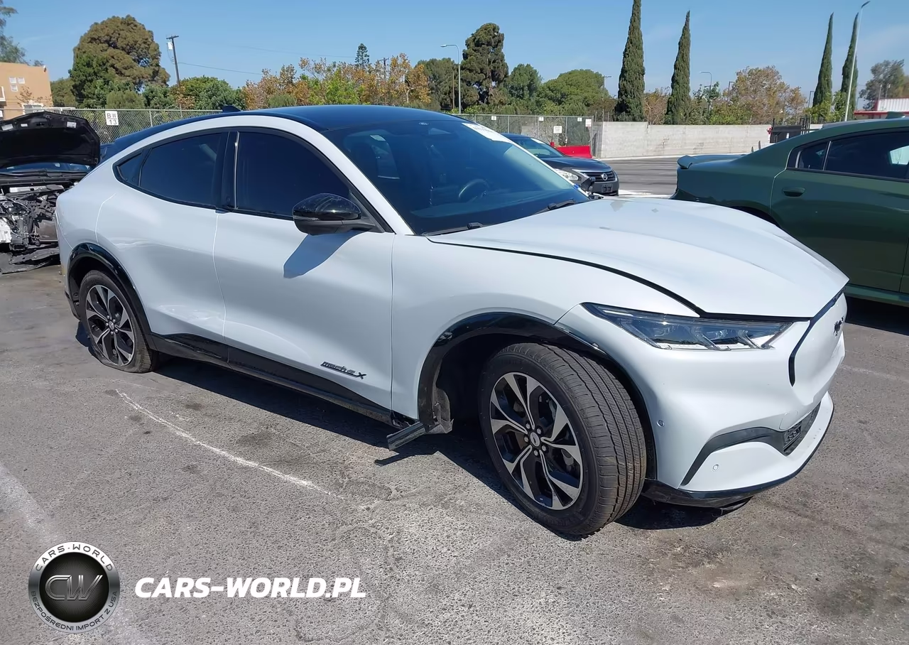 2022 Ford Mustang Mach-E Premium – zdjęcie 1 z 16