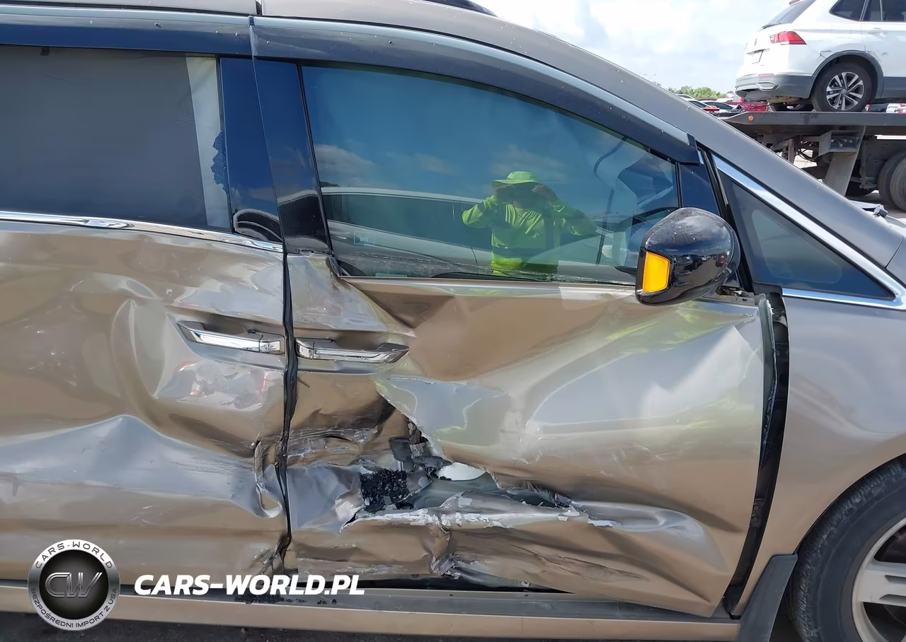 2012 Honda Odyssey Touring-Touring Elite VIN:5FNRL5H96CB081669 - 5