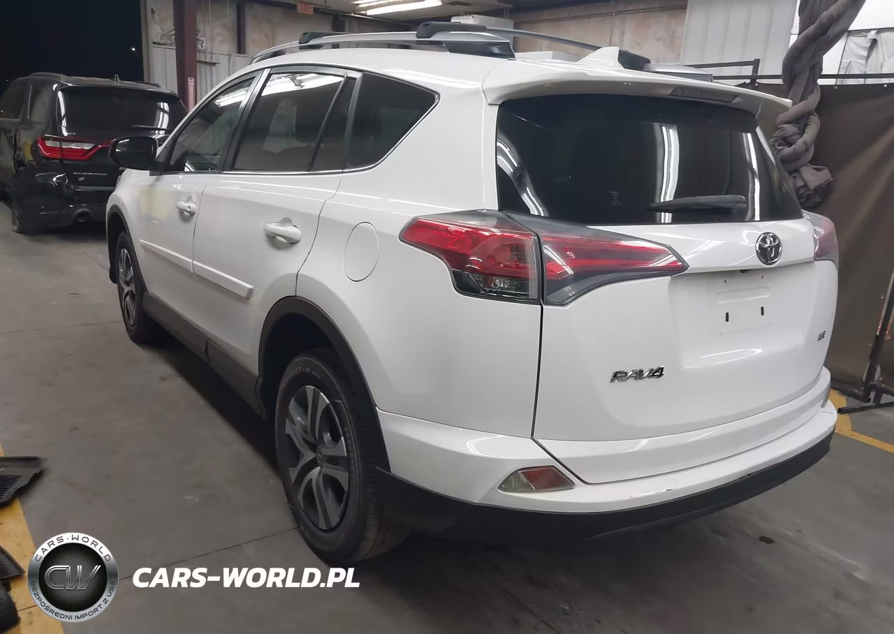 2017 Toyota Rav4 Le VIN:JTMZFREV8HJ712390 - 3
