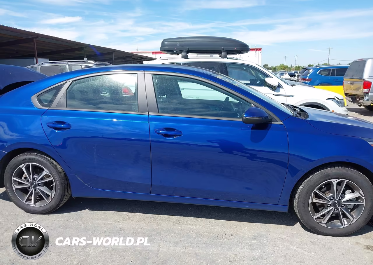 2023 Kia Forte Lxs VIN:3KPF24AD5PE693288 - 13