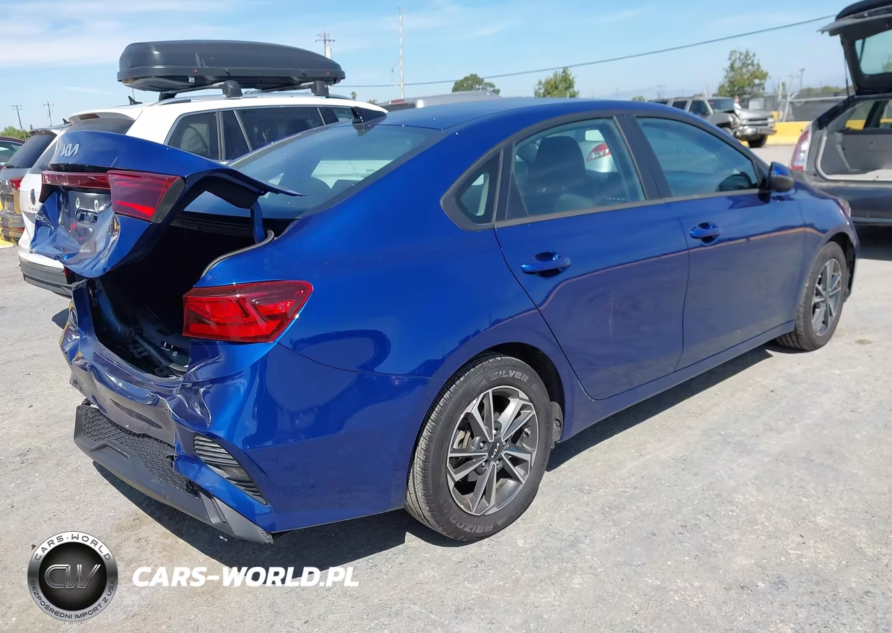 2023 Kia Forte Lxs VIN:3KPF24AD5PE693288 - 4
