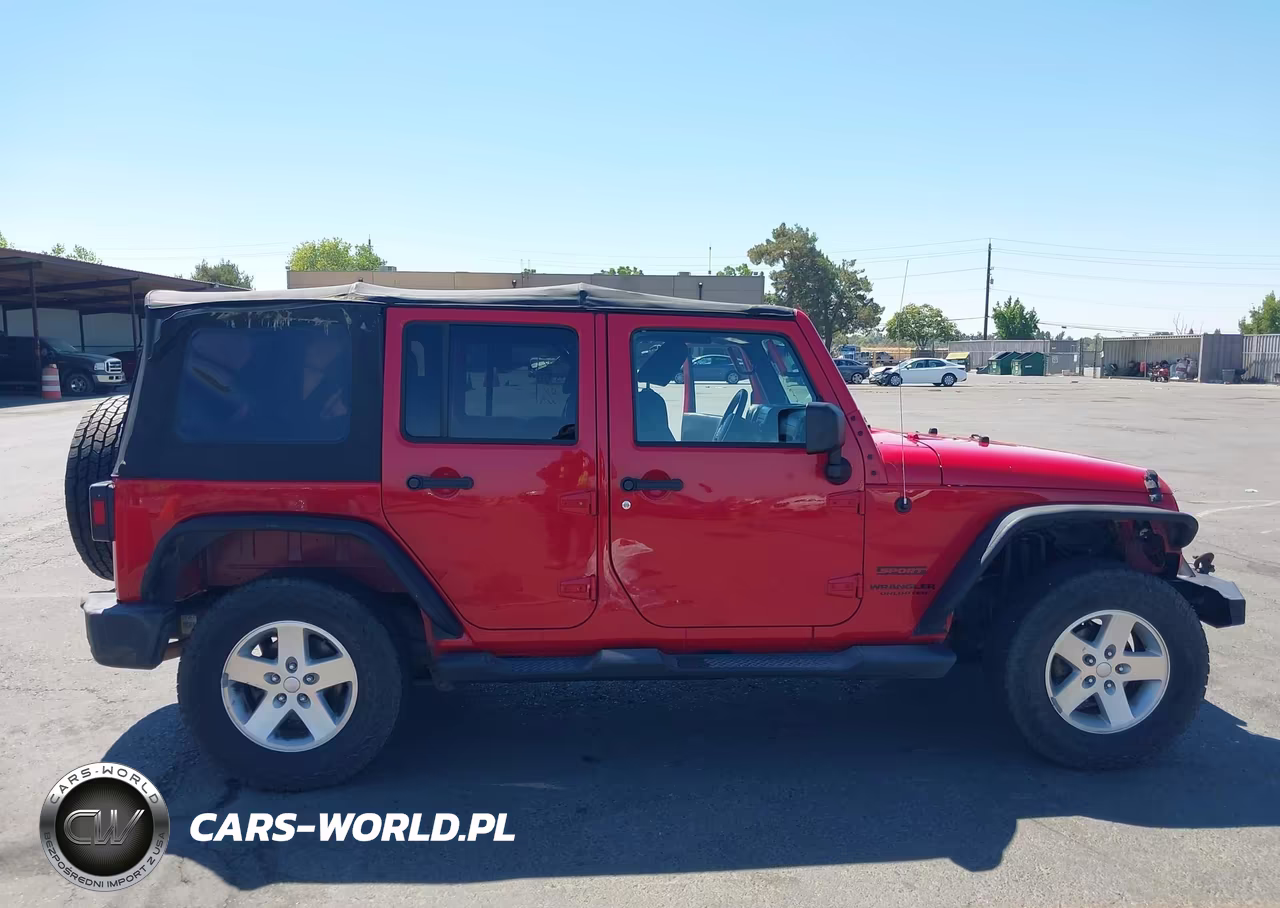 2013 Jeep Wrangler Unlimited Sport VIN:1C4BJWDG3DL673806 - 13