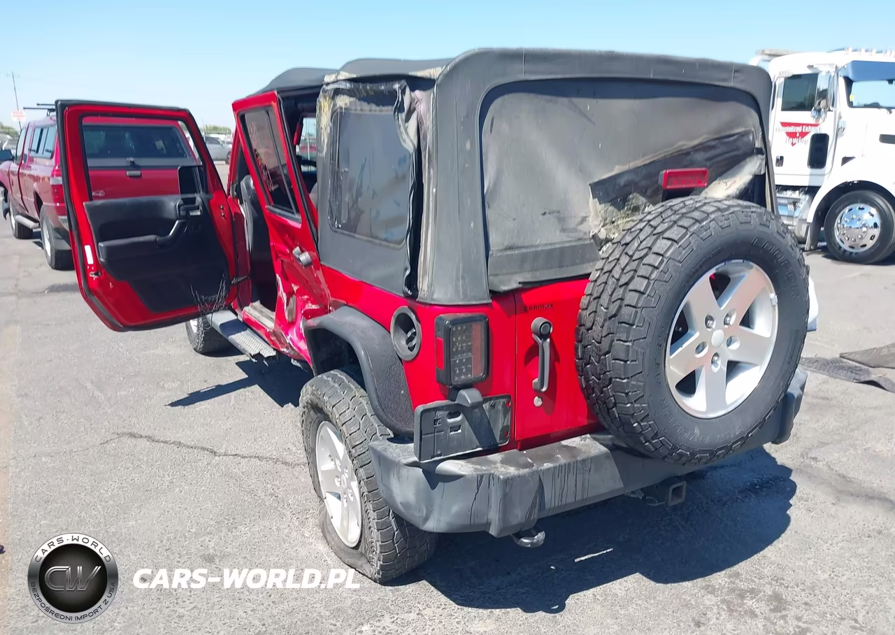 2013 Jeep Wrangler Unlimited Sport VIN:1C4BJWDG3DL673806 - 3