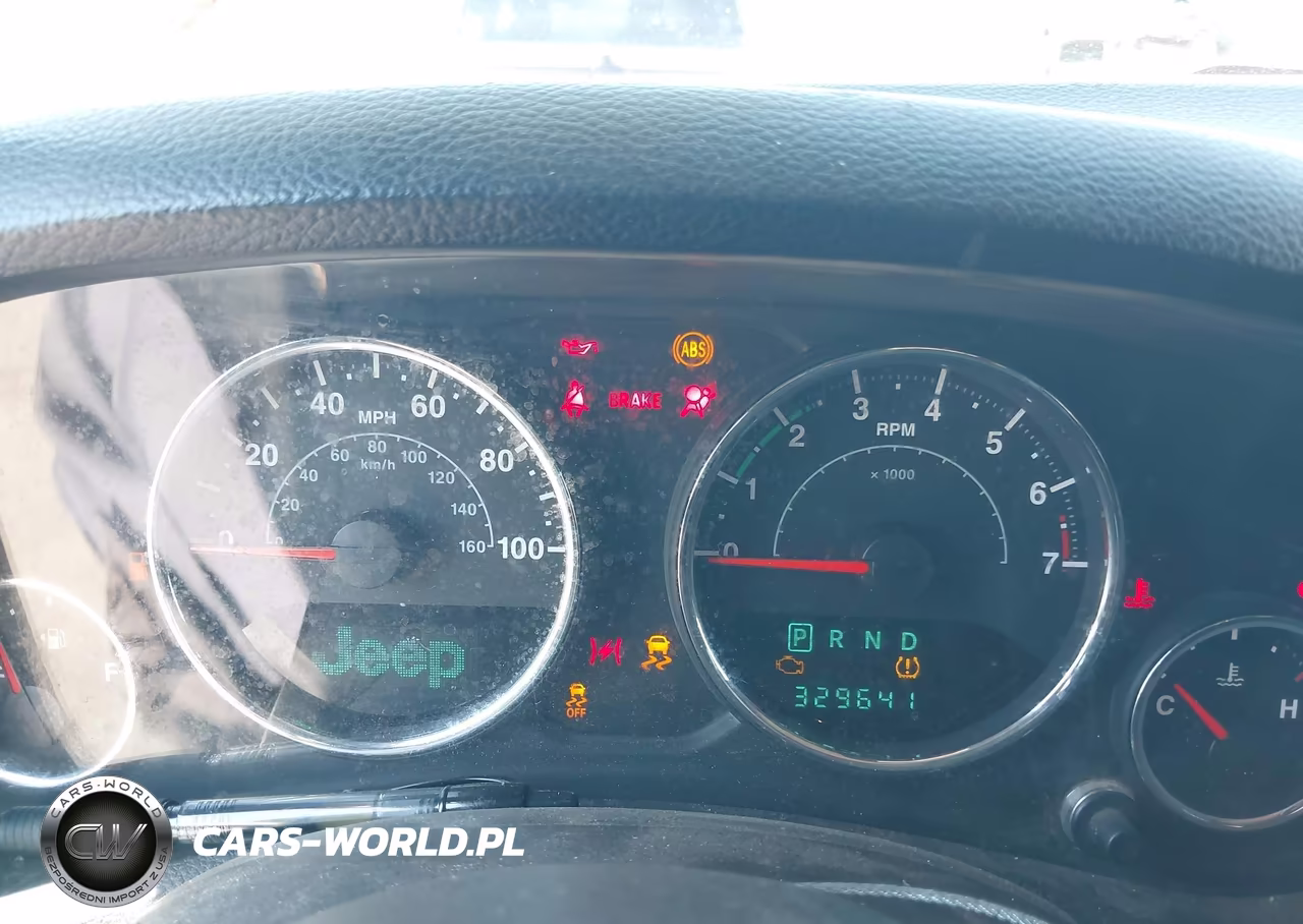 2013 Jeep Wrangler Unlimited Sport VIN:1C4BJWDG3DL673806 - 7