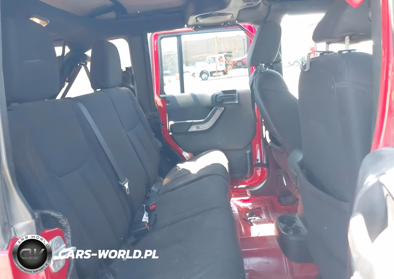2013 Jeep Wrangler Unlimited Sport VIN:1C4BJWDG3DL673806 - 8