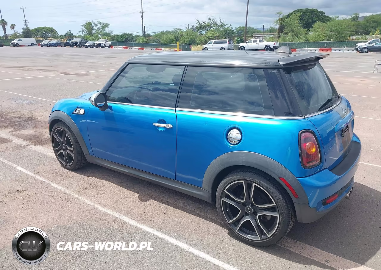 2009 Mini Cooper S VIN:WMWMF73549TW80851 - 3