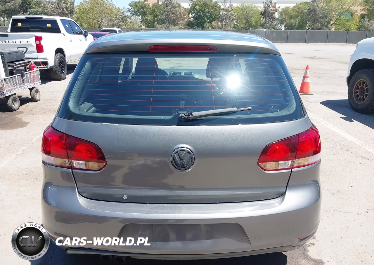 2010 Volkswagen Golf 2-Door VIN:WVWAB7AJ4AW301805 - 16