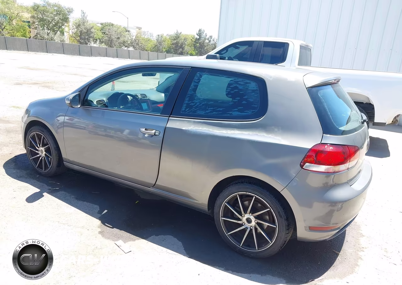 2010 Volkswagen Golf 2-Door VIN:WVWAB7AJ4AW301805 - 3