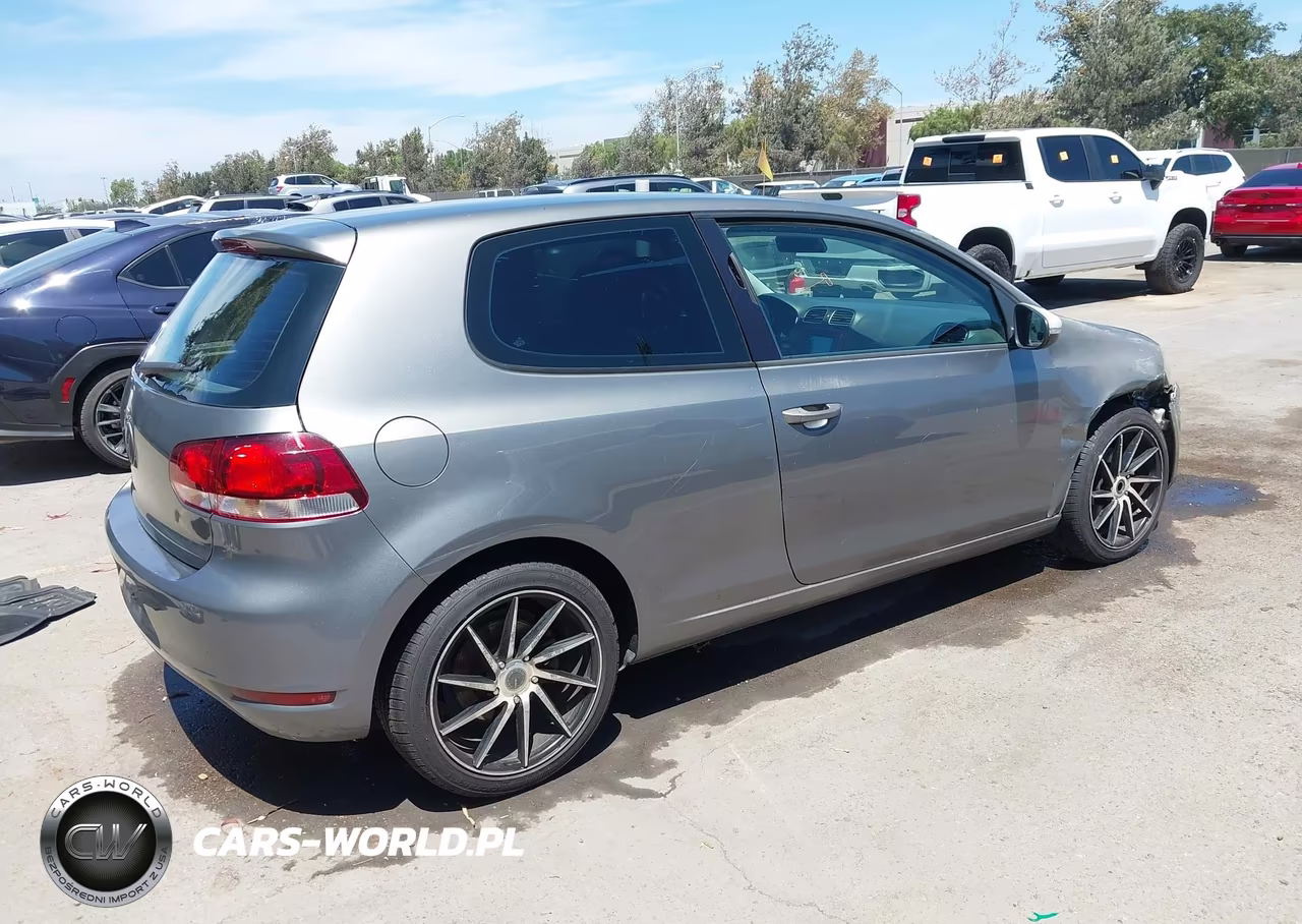 2010 Volkswagen Golf 2-Door VIN:WVWAB7AJ4AW301805 - 4