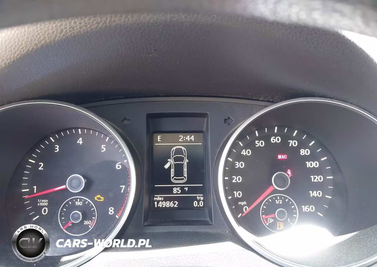 2010 Volkswagen Golf 2-Door VIN:WVWAB7AJ4AW301805 - 7