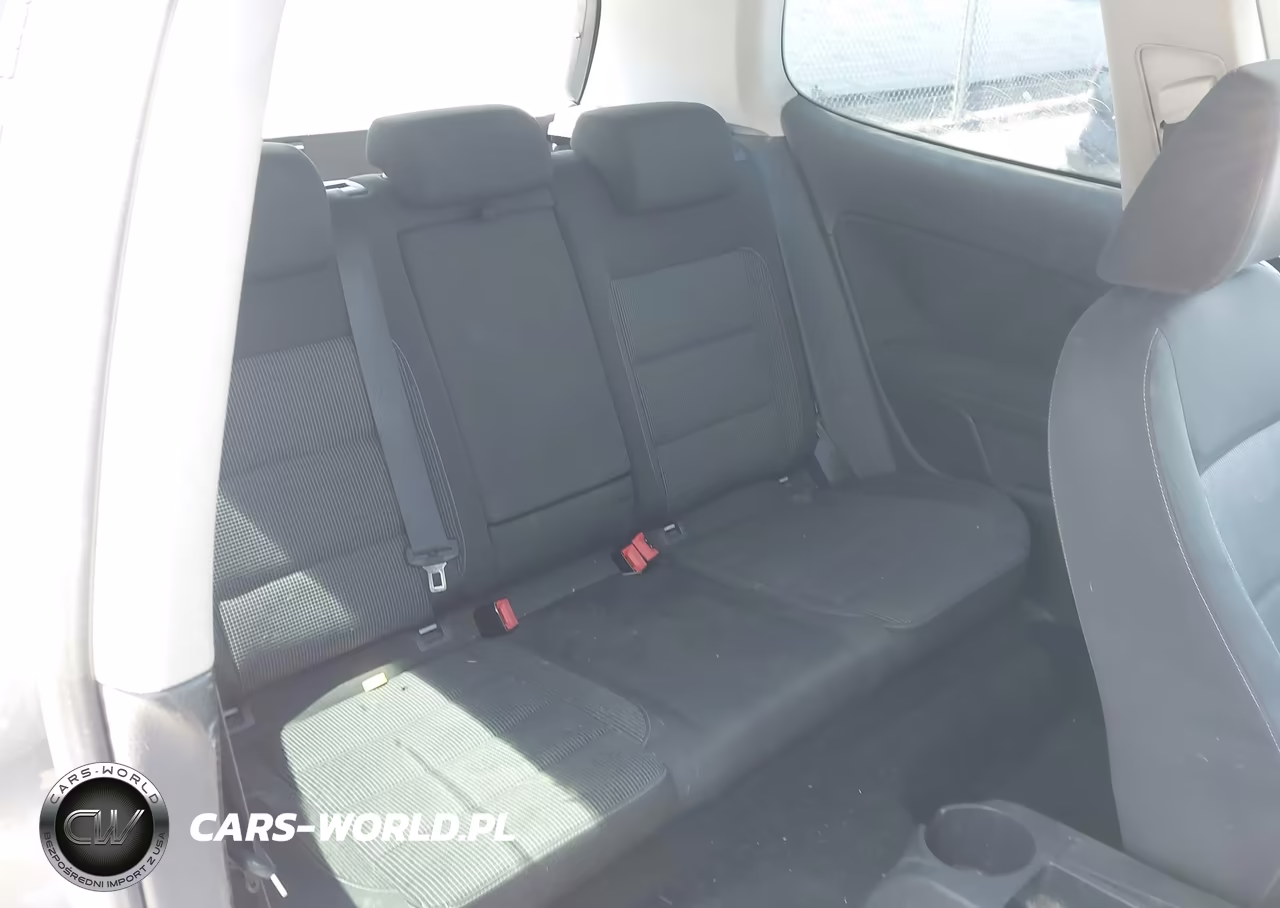 2010 Volkswagen Golf 2-Door VIN:WVWAB7AJ4AW301805 - 8